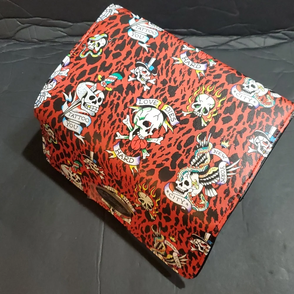 Ed Hardy red black iconic Ed Hardy goth skull imagery printed trifold wallet new - Picture 4 of 11
